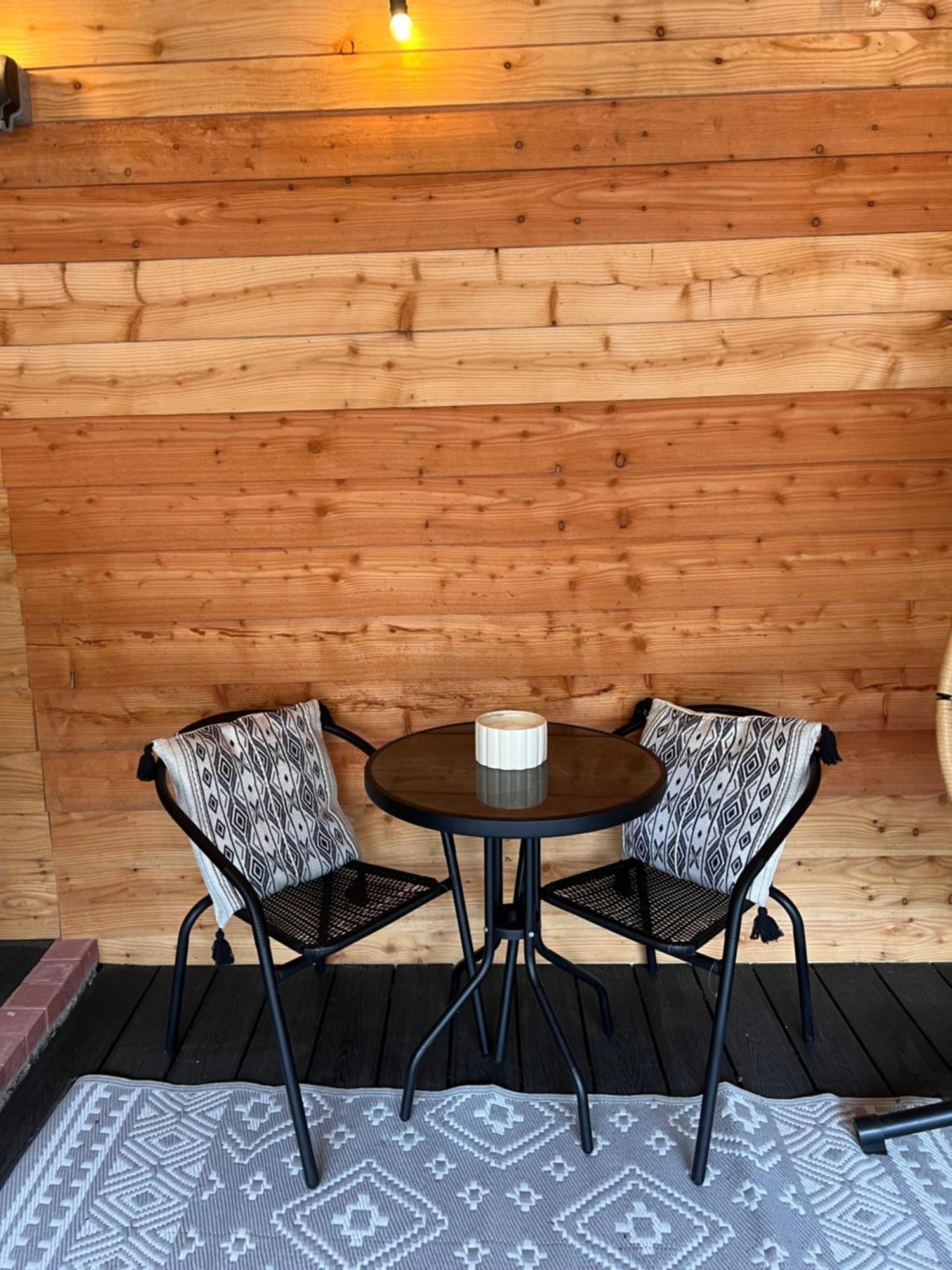 Luxury Courtyard Studio In Llangollen Exterior foto